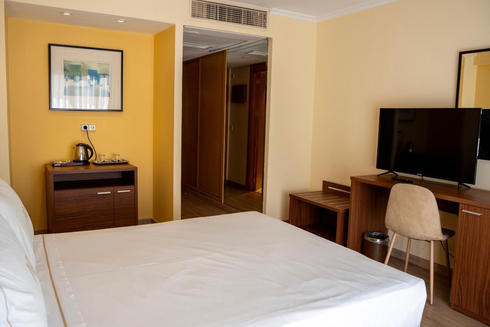 Aparto-hotel Rosales Aparthotel Madrid