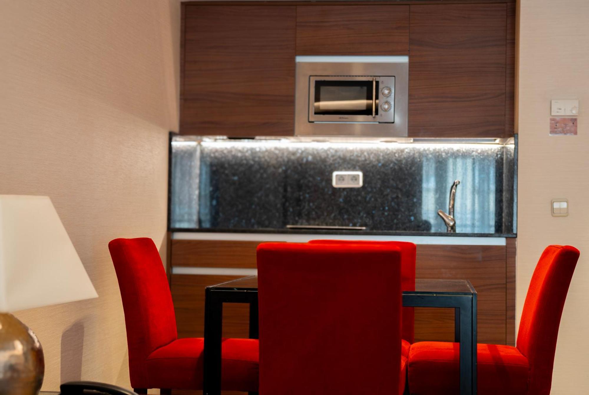 Aparto-hotel Rosales Hotel apartamentowy