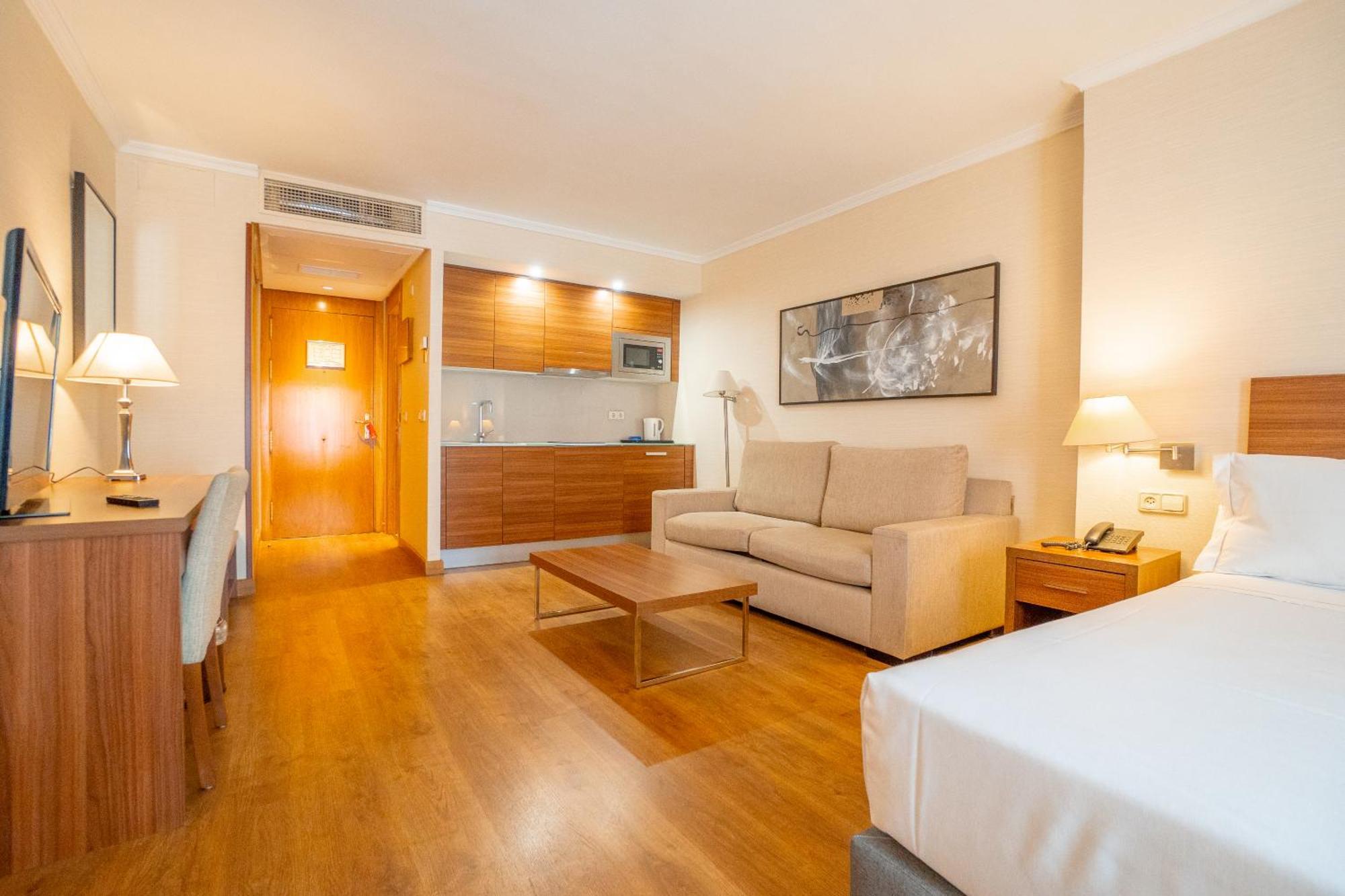 Aparto-hotel Rosales 3*
