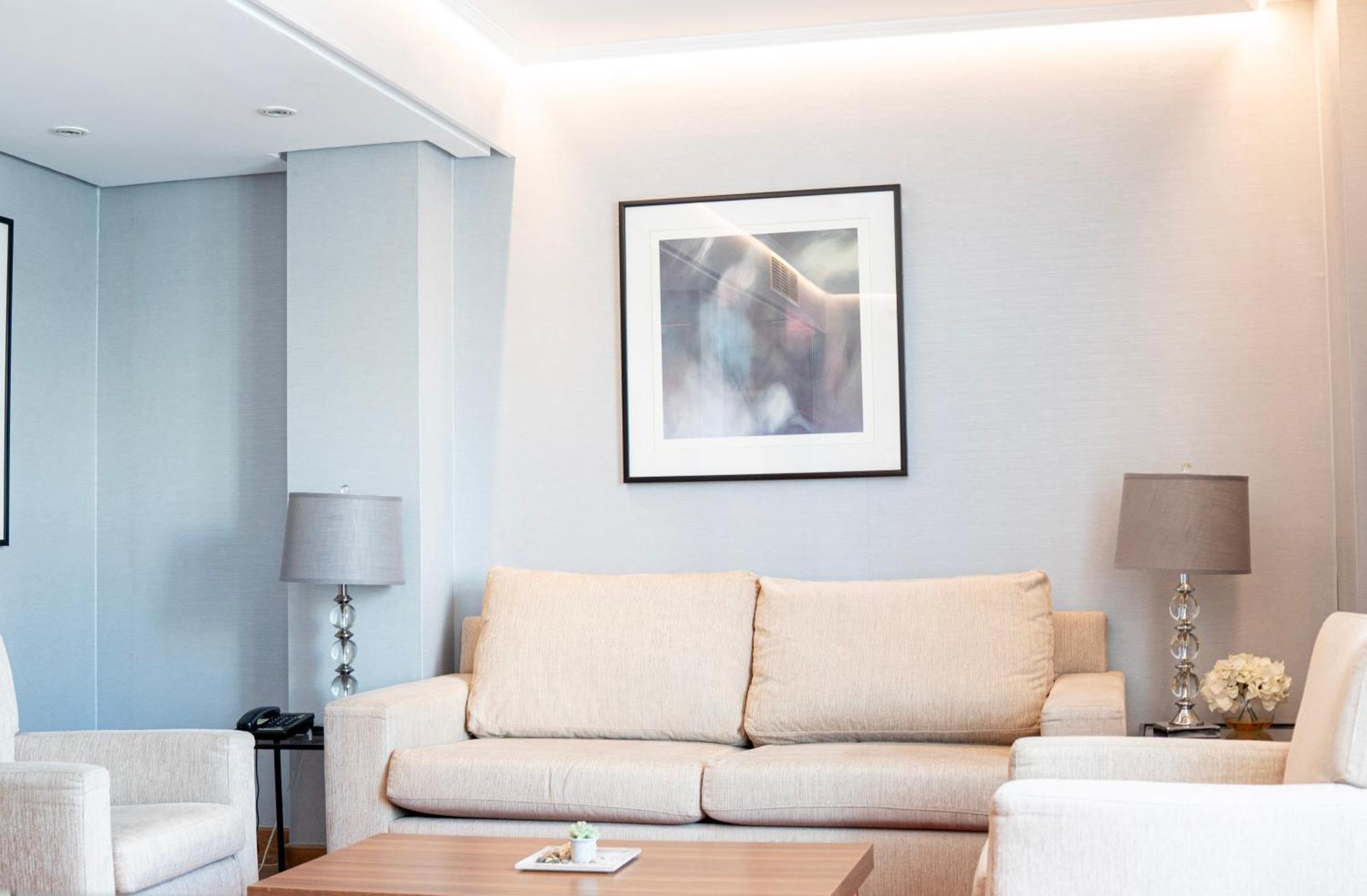 Aparto-hotel Rosales Hotel apartamentowy 3*