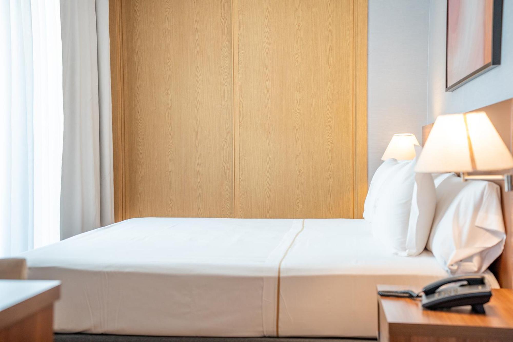 Aparto-hotel Rosales 3* Madri